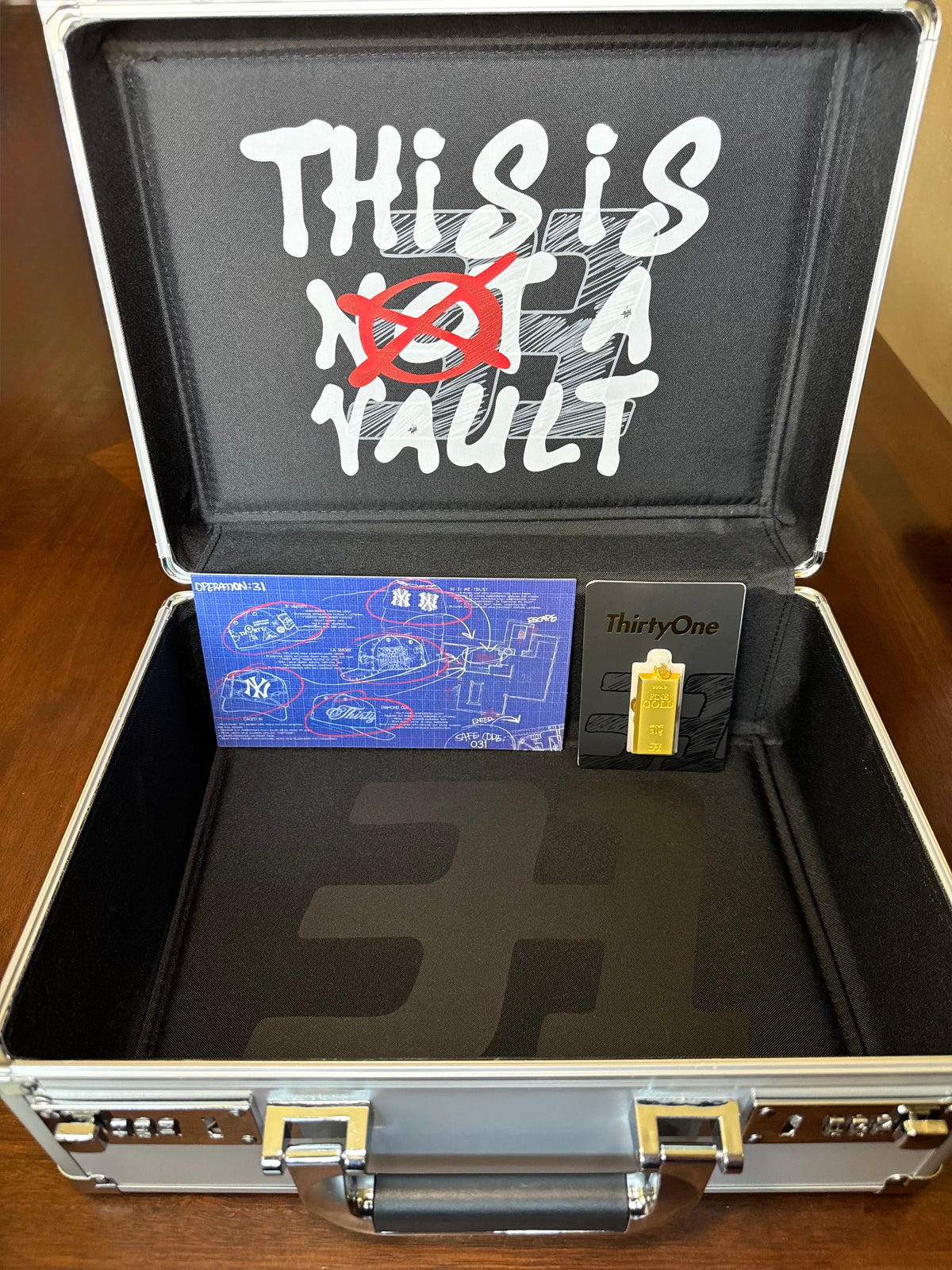 THIRTY ONE HATS | HAT BRIEFCASE ONLY